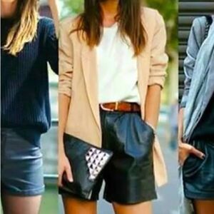 7 For All Mankind Faux Leather Pleated Shorts Size Large Black